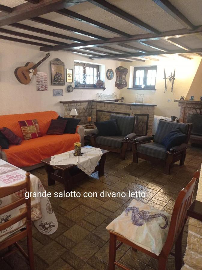 Villa Laura Incisa Scapaccino Exteriör bild